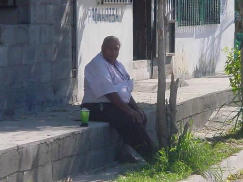 Militantes reconocen a López Obrador como su líder